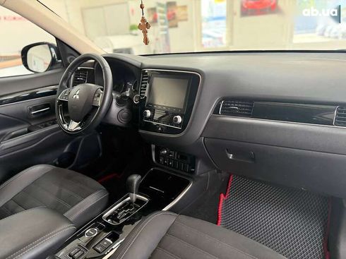 Mitsubishi Outlander 2020 - фото 20