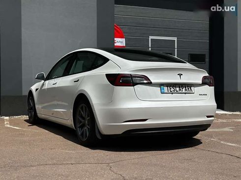 Tesla Model 3 2021 - фото 8