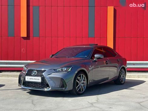 Lexus IS 2018 - фото 5