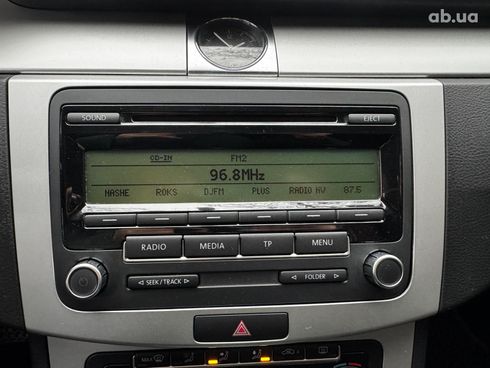 Volkswagen Passat 2011 серый - фото 16