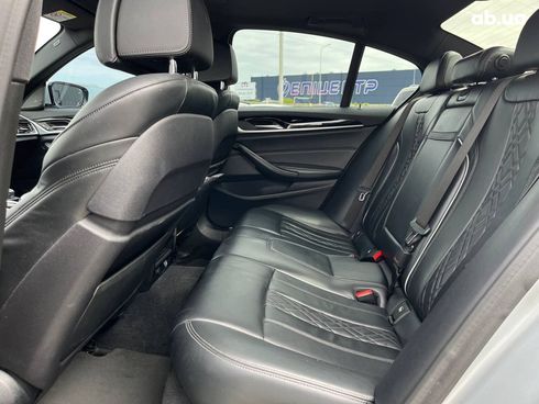 BMW 5 серия 2019 серый - фото 41