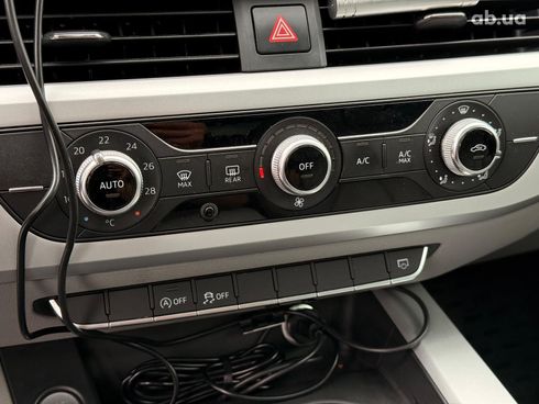 Audi A4 2017 синий - фото 21