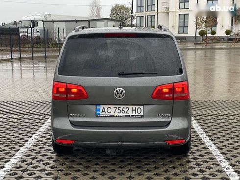 Volkswagen Touran 2011 - фото 12