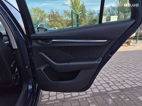 Skoda Octavia 2021 - фото 30