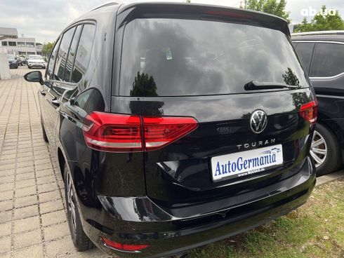 Volkswagen Touran 2022 - фото 19