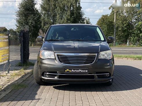 Chrysler town&country 2016 - фото 3