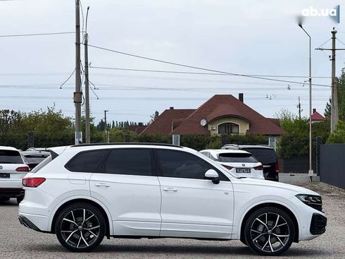 Volkswagen Touareg 2023 - фото 3