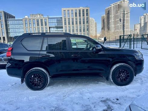 Toyota Land Cruiser Prado 2023 - фото 21