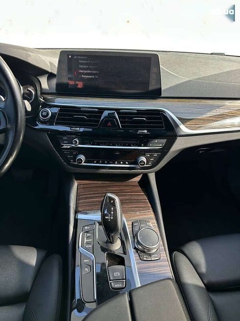 BMW 5 серия 2018 - фото 19