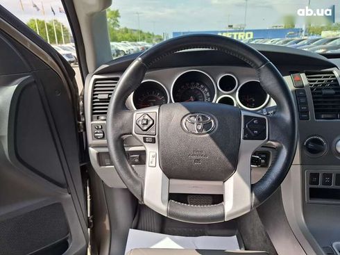 Toyota Sequoia 2016 - фото 15