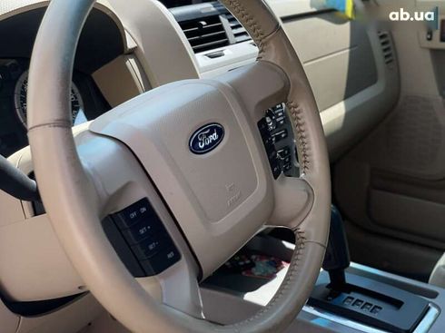 Ford Escape 2012 - фото 16