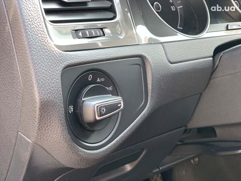 Volkswagen e-Golf 2015 серый - фото 21