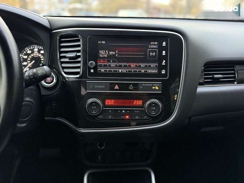 Mitsubishi Outlander 2019 - фото 19
