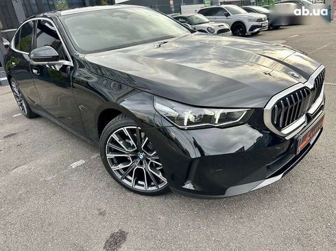 BMW 5 серия 2023 - фото 17