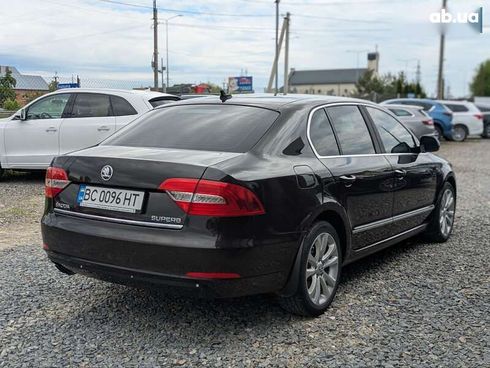 Skoda Superb 2013 - фото 6
