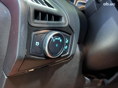 Ford Focus 2015 красный - фото 10