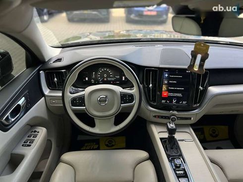 Volvo XC60 2018 - фото 14