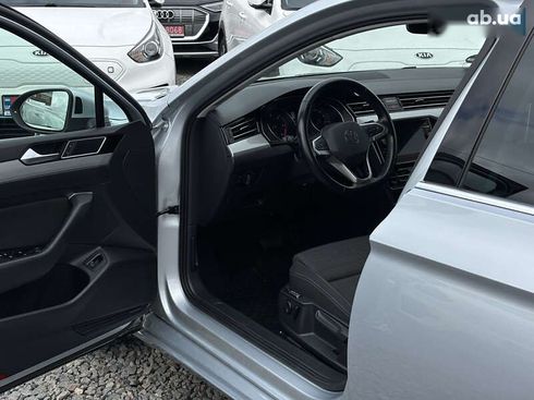 Volkswagen Passat 2022 - фото 17