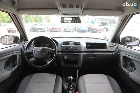Skoda Fabia 2010 - фото 10