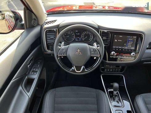 Mitsubishi Outlander 2021 - фото 17