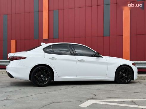 Alfa Romeo Giulia 2021 - фото 15