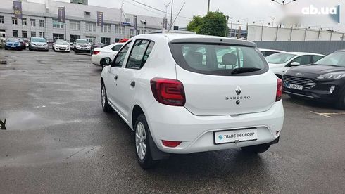 Renault Sandero 2020 - фото 12