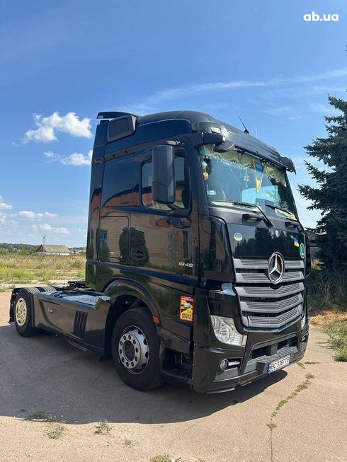 Mercedes-Benz Arocs 2014 черный - фото 3