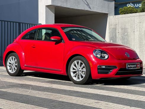 Volkswagen Beetle 2016 красный - фото 8