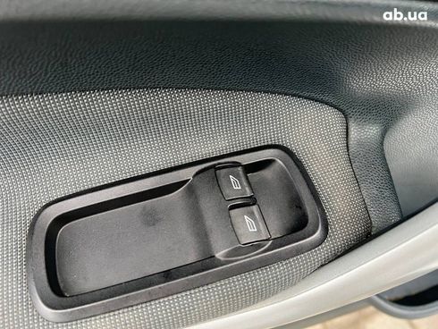 Ford Fiesta 2012 белый - фото 16