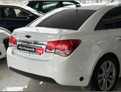 Chevrolet Cruze 2012 белый - фото 21