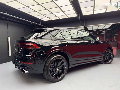 Audi RS Q8 2024 - фото 19