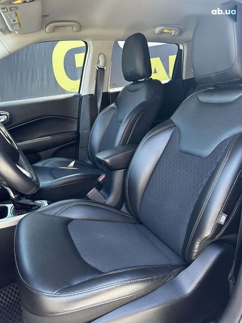 Jeep Compass 2018 - фото 8