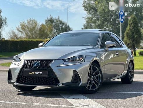 Lexus IS 2018 - фото 4