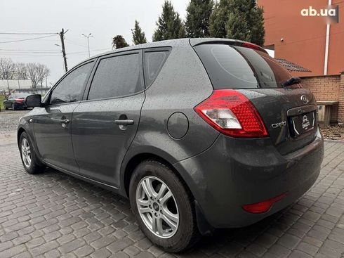 Kia Cee'd 2011 - фото 12