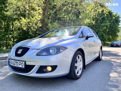 SEAT Leon 2005 серебристый - фото 3