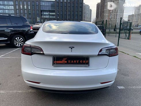 Tesla Model 3 2021 - фото 11