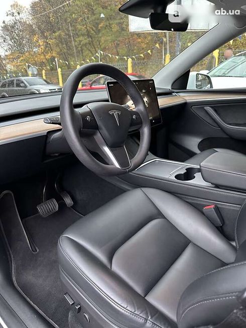 Tesla Model Y 2023 - фото 12