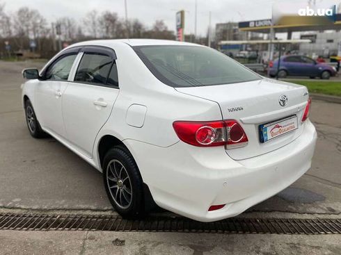 Toyota Corolla 2010 - фото 6