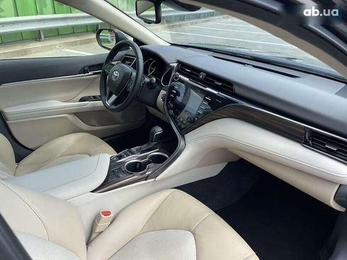 Toyota Camry 2020 - фото 28