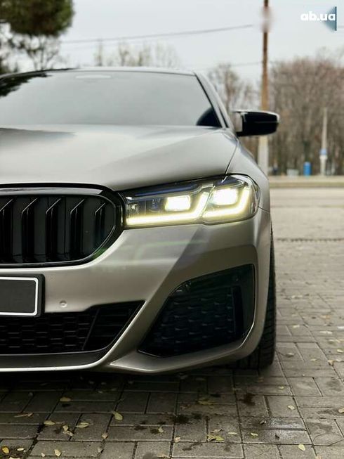 BMW 5 серия 2021 - фото 7