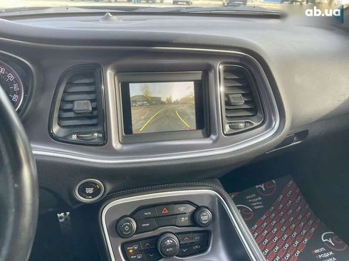 Dodge Challenger 2020 - фото 27