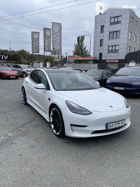 Tesla Model 3 2021 - фото 6