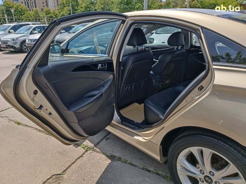 Hyundai Sonata 2010 бежевый - фото 23