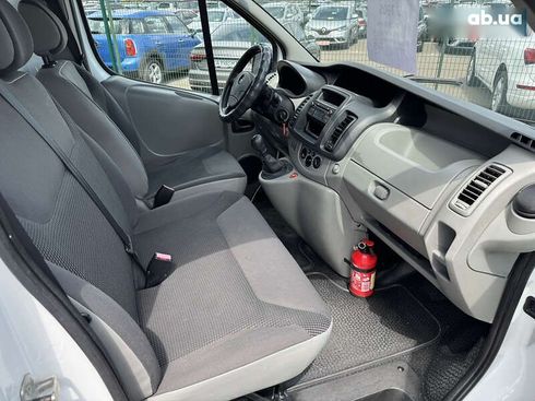 Opel Vivaro 2014 - фото 17
