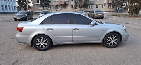 Hyundai Sonata 2006 серебристый - фото 11