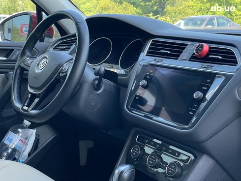 Volkswagen Tiguan 2019 красный - фото 31