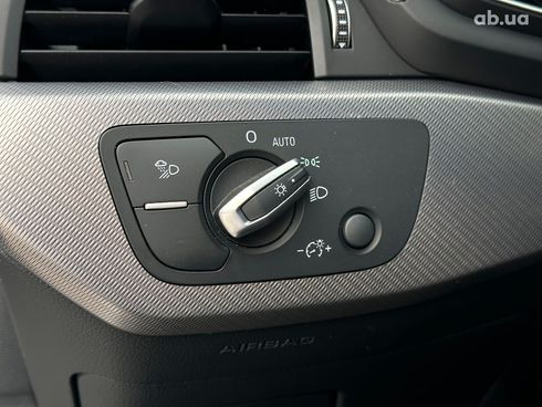 Audi A4 2022 белый - фото 37