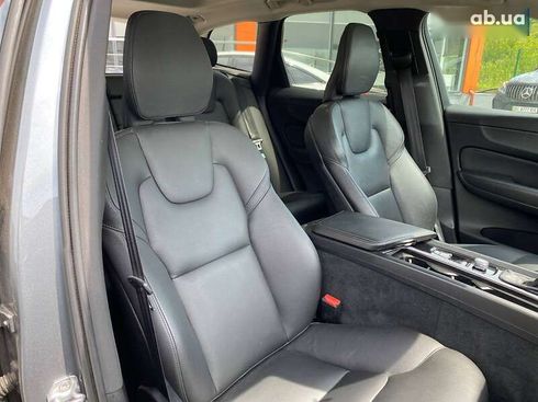 Volvo XC60 2019 - фото 24