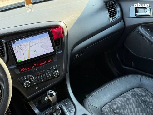 Kia Optima 2012 белый - фото 9