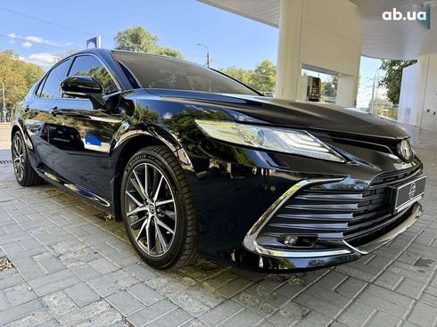 Toyota Camry 2022 - фото 11